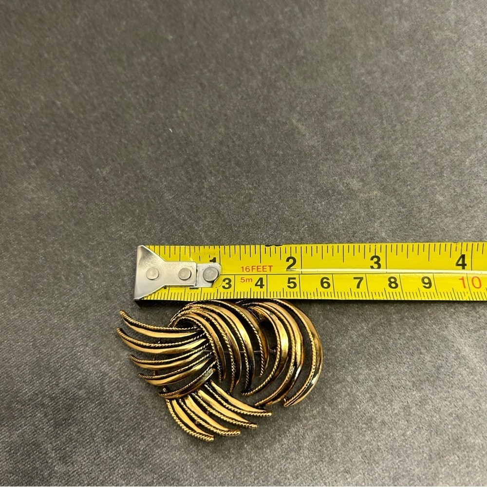 Butler vintage abstract swirl brooch pin - Picture 6 of 7